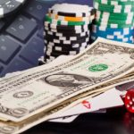 Entertain yourself through Online Gambling